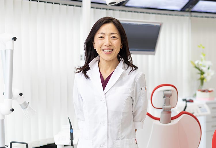 院長佐藤　雅子